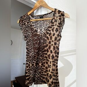 SALE!! Vintage 90s Guess Leopard Print V-Neck top size large
